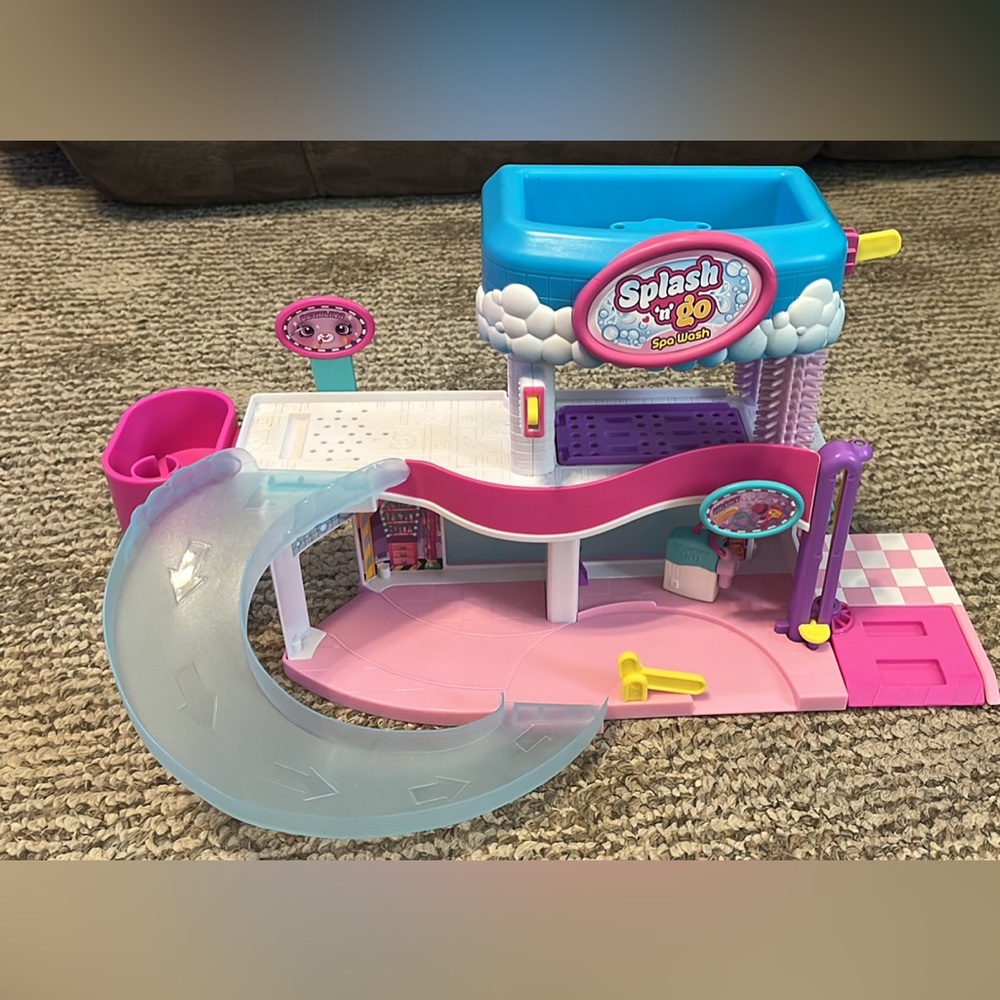 Cutie Cars car wash and Cutie Cars